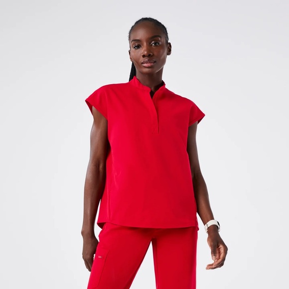 Figs Tops - NWT Figs Rafaela oversized three pocket scrub top RED size Small